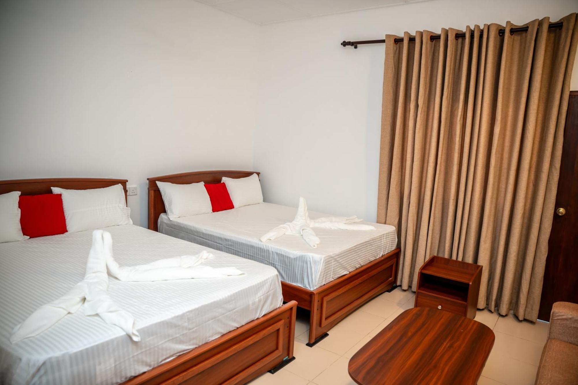 Sea Way Hotel 닐라벨리 외부 사진